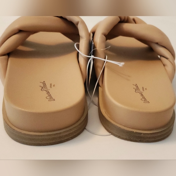 Universal Thread Tan Flip Flops - Picture 3 of 4